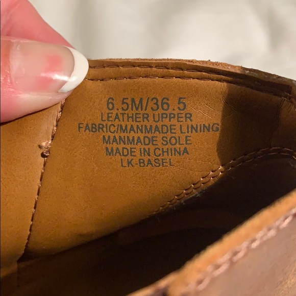 Good used condition 6 1/2 Lucky Leather booties - Picture 6 of 8